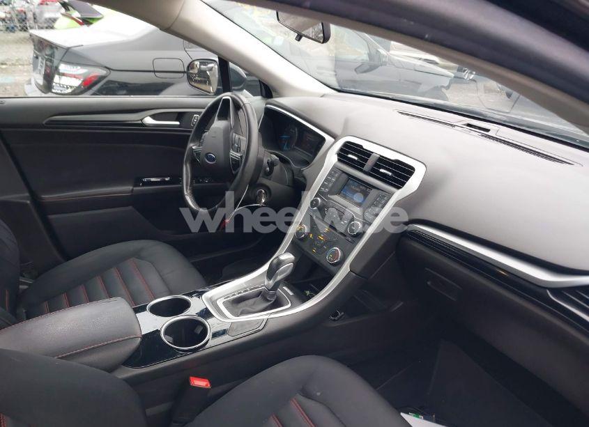 Photo 5 of 2013 Ford Fusion SE (VIN 3FA6P0HR4DR160290)