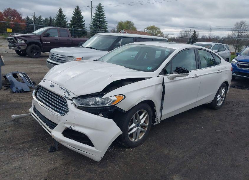 Photo 2 of 2013 Ford Fusion SE (VIN 3FA6P0HR4DR218737)