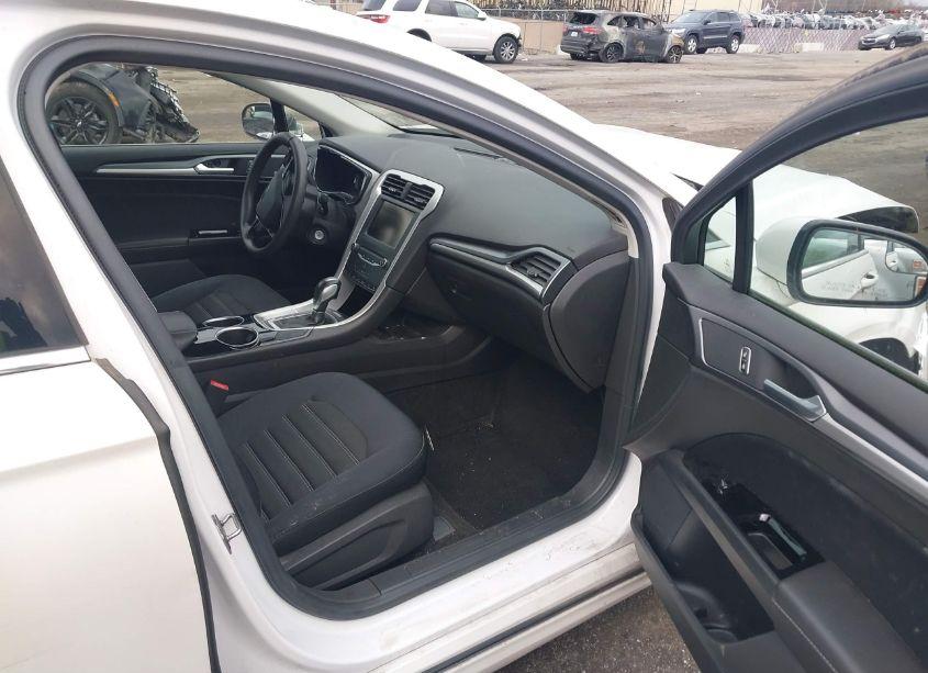 Photo 5 of 2013 Ford Fusion SE (VIN 3FA6P0HR4DR218737)