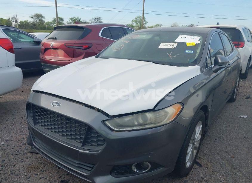 Photo 2 of 2013 Ford Fusion SE (VIN 3FA6P0HR4DR253780)