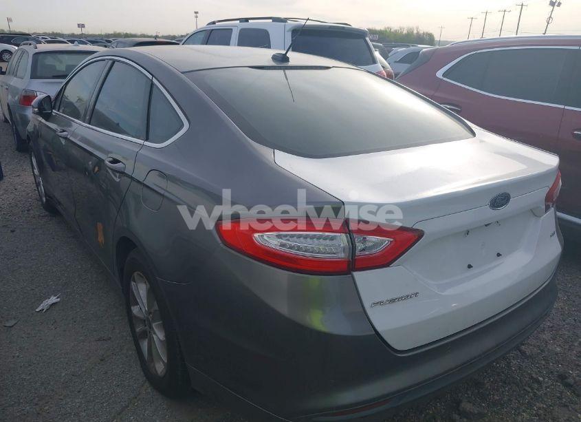 Photo 3 of 2013 Ford Fusion SE (VIN 3FA6P0HR4DR253780)