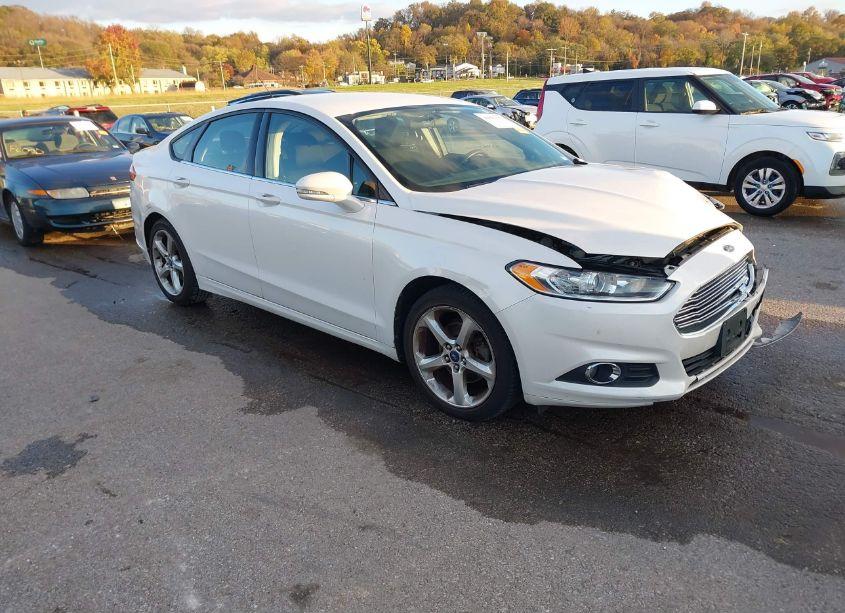 2013 Ford Fusion SE (VIN 3FA6P0HR4DR259630) main photo