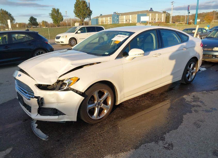 Photo 2 of 2013 Ford Fusion SE (VIN 3FA6P0HR4DR259630)