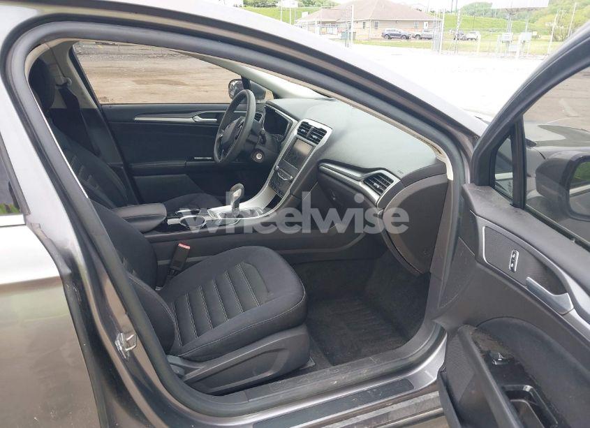 Photo 5 of 2013 Ford Fusion SE (VIN 3FA6P0HR4DR369271)