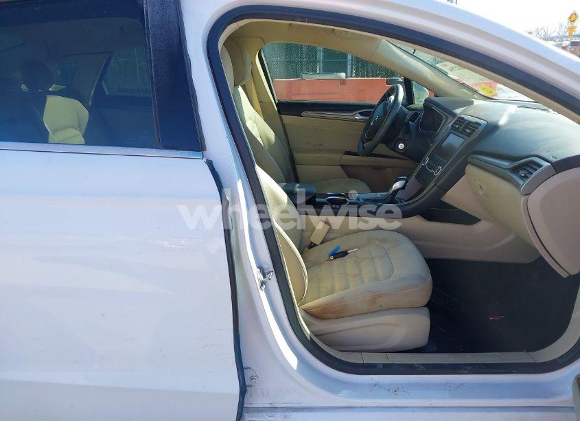 Photo 5 of 2013 Ford Fusion SE (VIN 3FA6P0HR5DR119666)