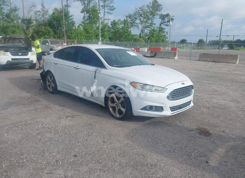 2013 Ford Fusion SE (VIN 3FA6P0HR5DR153526) main photo