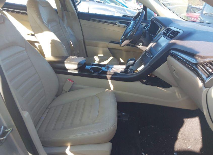 Photo 5 of 2013 Ford Fusion SE (VIN 3FA6P0HR5DR174330)