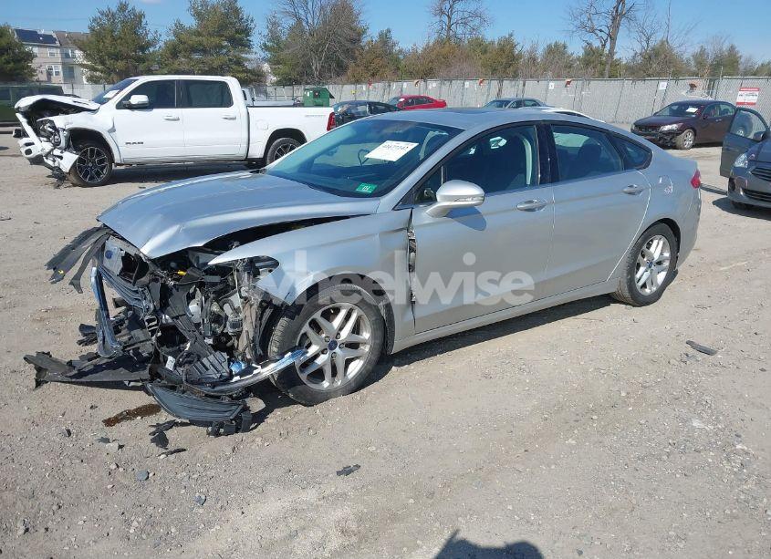 Photo 2 of 2013 Ford Fusion SE (VIN 3FA6P0HR5DR181729)