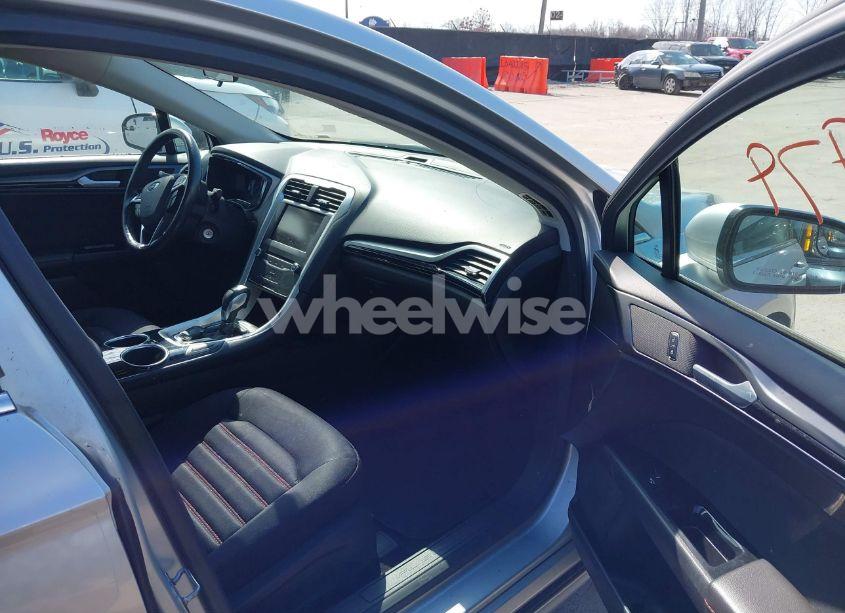 Photo 5 of 2013 Ford Fusion SE (VIN 3FA6P0HR5DR199082)