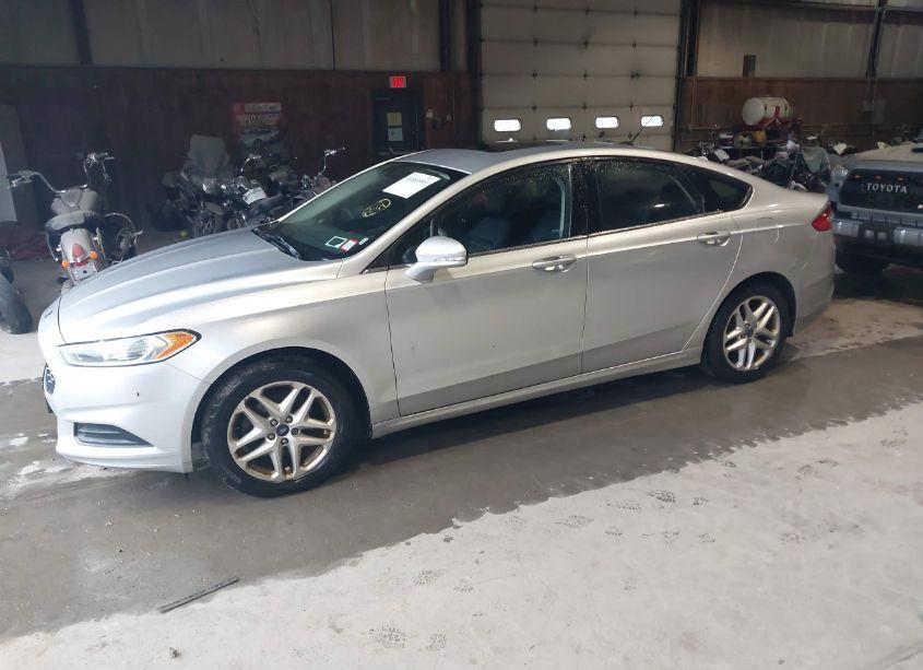Photo 2 of 2013 Ford Fusion SE (VIN 3FA6P0HR5DR288280)