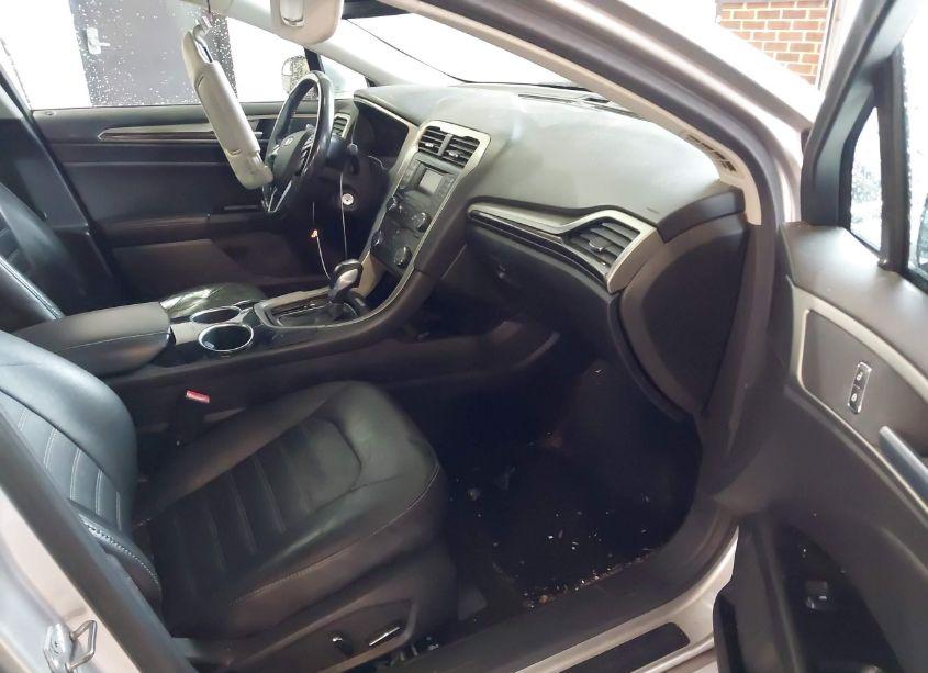 Photo 5 of 2013 Ford Fusion SE (VIN 3FA6P0HR5DR289302)