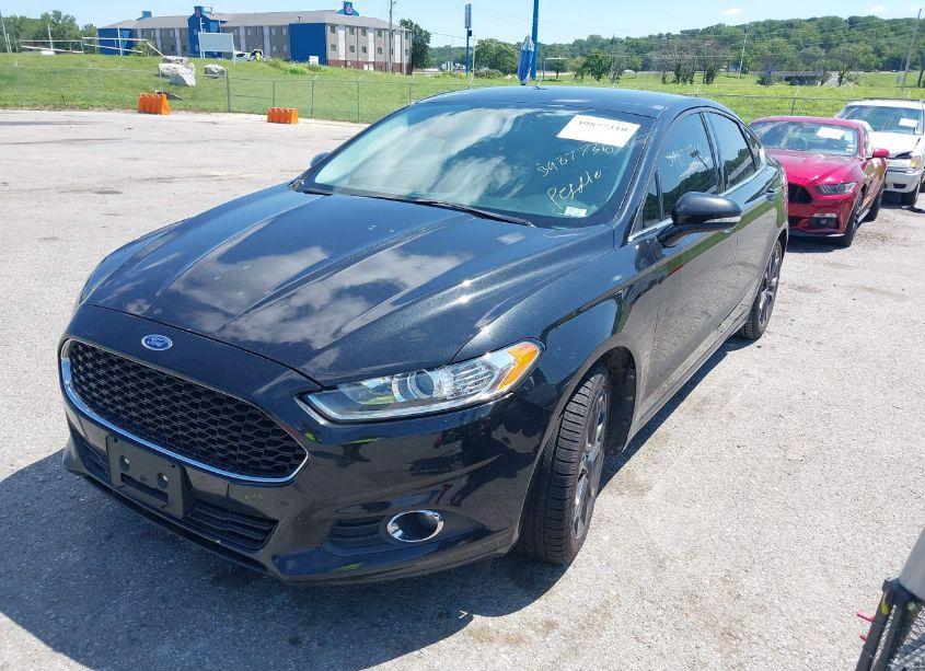 Photo 2 of 2013 Ford Fusion SE (VIN 3FA6P0HR5DR305790)
