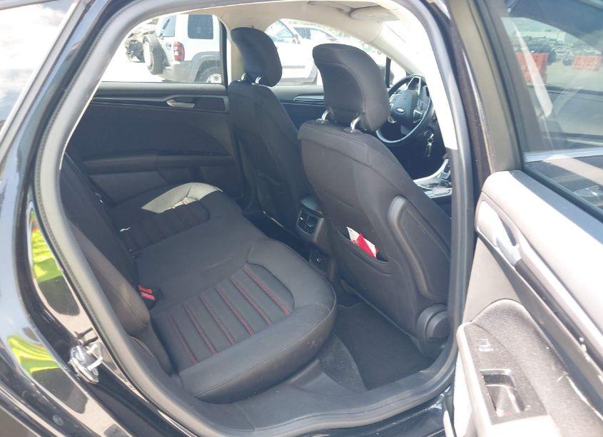 Photo 8 of 2013 Ford Fusion SE (VIN 3FA6P0HR5DR305790)