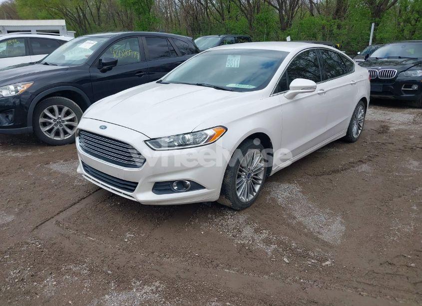 Photo 2 of 2013 Ford Fusion SE (VIN 3FA6P0HR5DR359686)