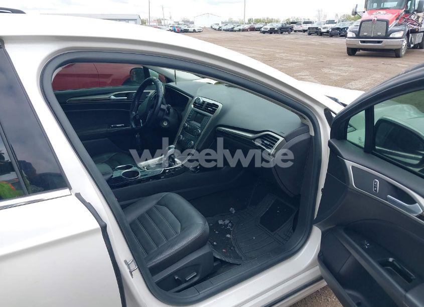 Photo 5 of 2013 Ford Fusion SE (VIN 3FA6P0HR5DR359686)