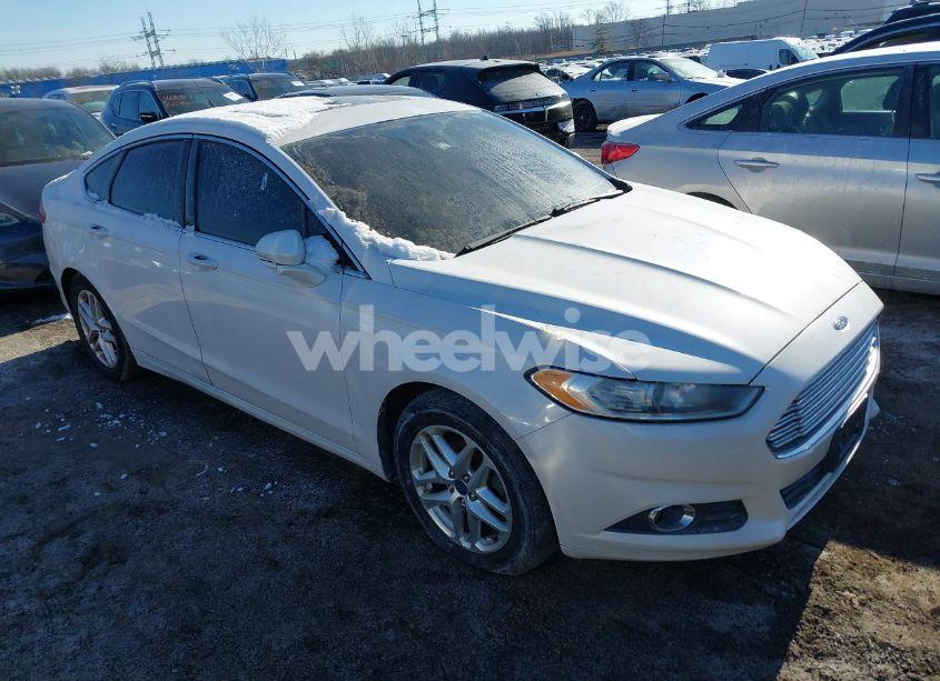 2013 Ford Fusion SE (VIN 3FA6P0HR6DR138825) main photo