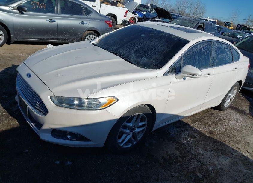Photo 2 of 2013 Ford Fusion SE (VIN 3FA6P0HR6DR138825)