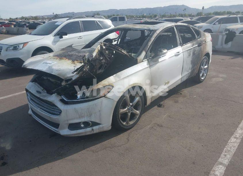 Photo 2 of 2013 Ford Fusion SE (VIN 3FA6P0HR6DR170108)