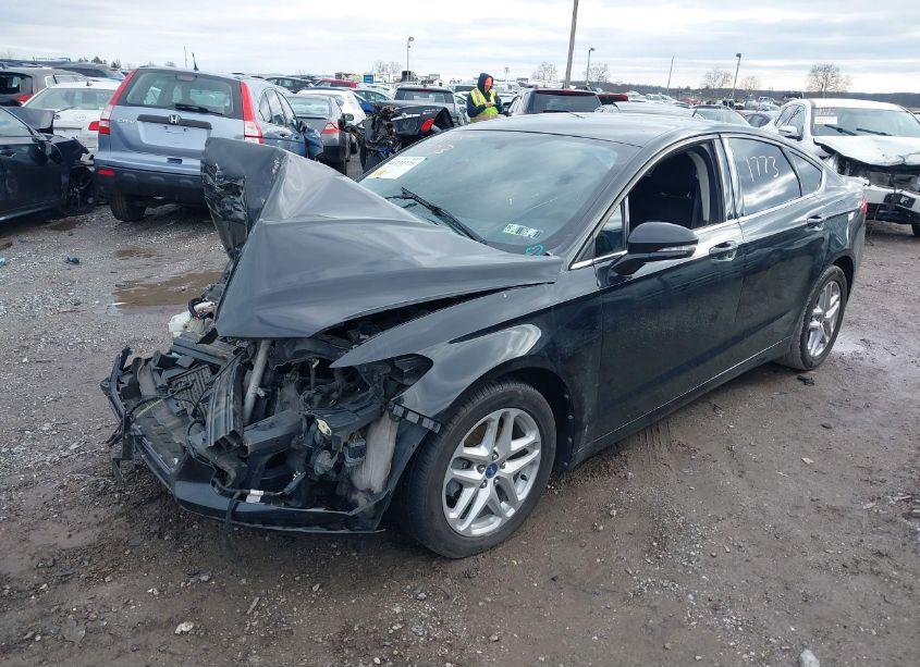 Photo 2 of 2013 Ford Fusion SE (VIN 3FA6P0HR6DR249925)