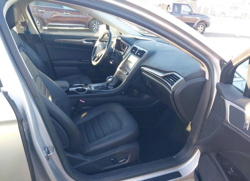 Photo 5 of 2013 Ford Fusion SE (VIN 3FA6P0HR6DR252436)