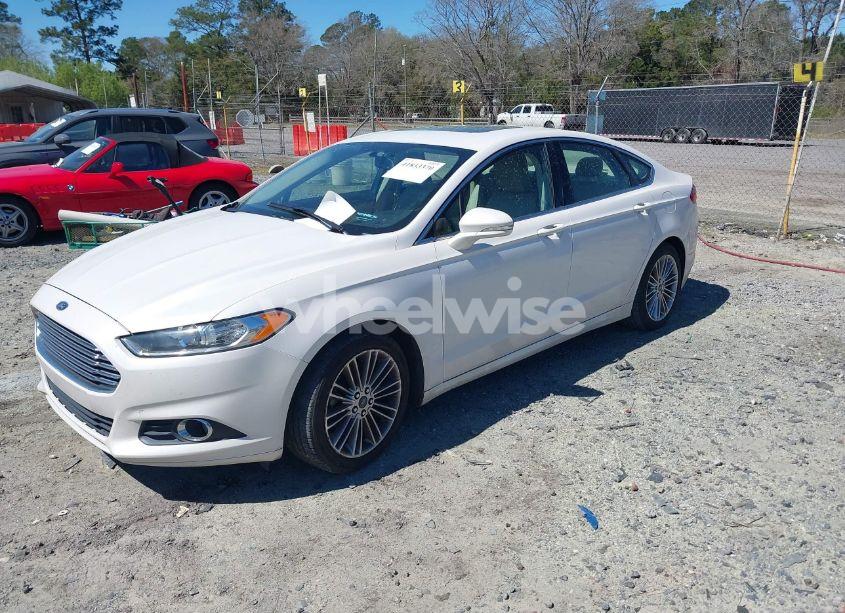 Photo 2 of 2013 Ford Fusion SE (VIN 3FA6P0HR6DR258883)