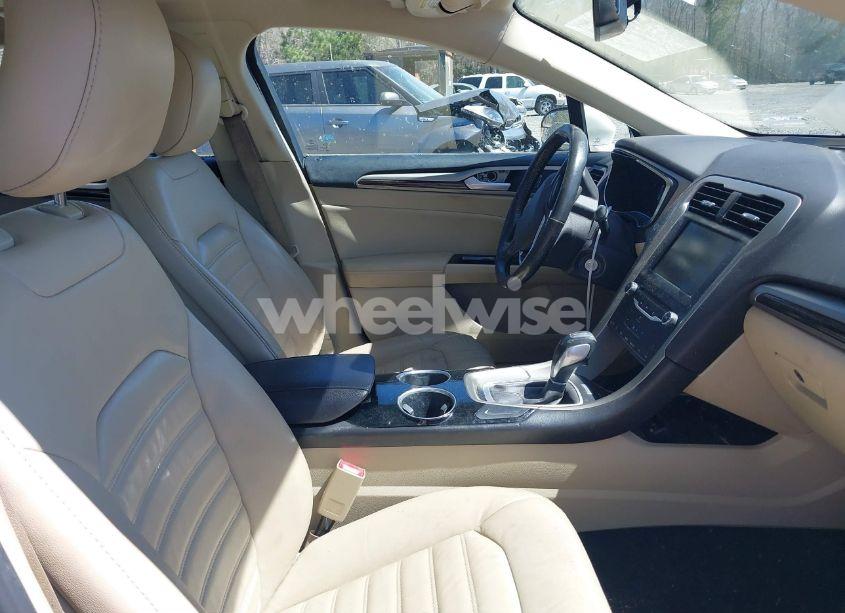 Photo 5 of 2013 Ford Fusion SE (VIN 3FA6P0HR6DR258883)