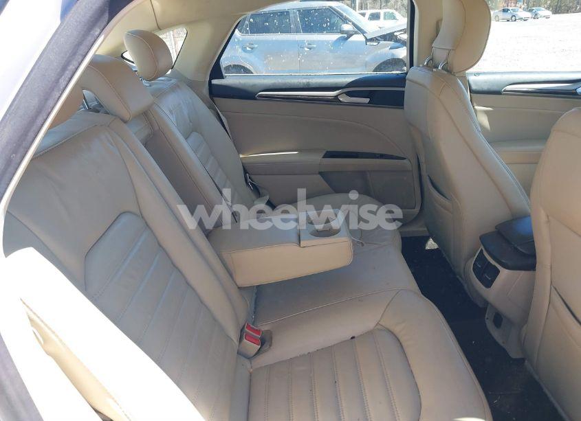 Photo 8 of 2013 Ford Fusion SE (VIN 3FA6P0HR6DR258883)