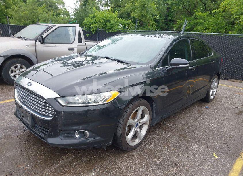 Photo 2 of 2013 Ford Fusion SE (VIN 3FA6P0HR6DR303434)