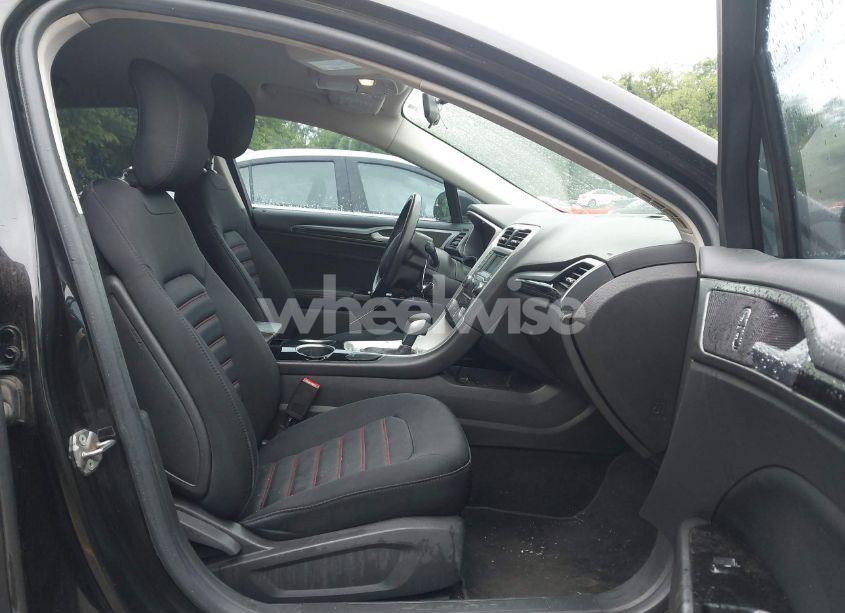 Photo 5 of 2013 Ford Fusion SE (VIN 3FA6P0HR6DR303434)