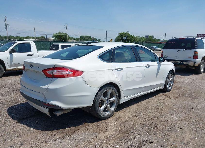 Photo 4 of 2013 Ford Fusion SE (VIN 3FA6P0HR6DR326633)