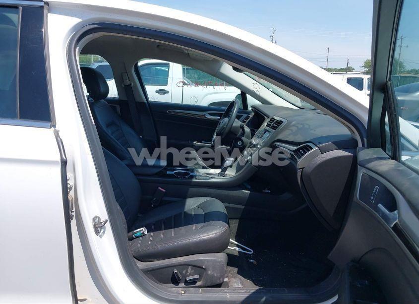 Photo 5 of 2013 Ford Fusion SE (VIN 3FA6P0HR6DR326633)