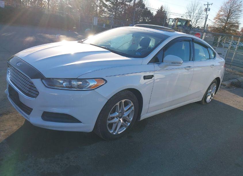 Photo 2 of 2013 Ford Fusion SE (VIN 3FA6P0HR6DR338913)
