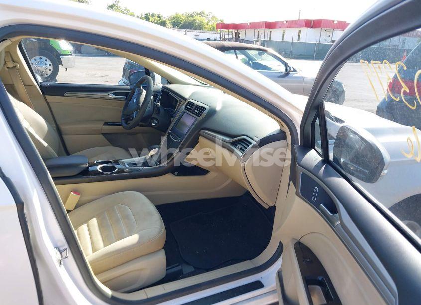 Photo 5 of 2013 Ford Fusion SE (VIN 3FA6P0HR6DR387299)