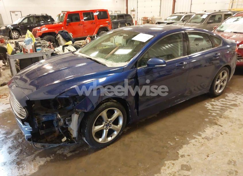 Photo 2 of 2013 Ford Fusion SE (VIN 3FA6P0HR7DR100388)