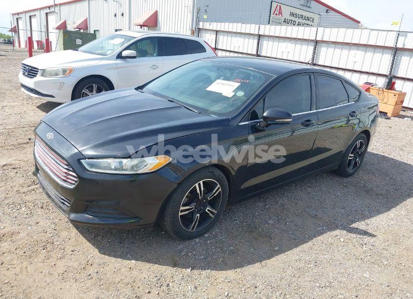 Photo 2 of 2013 Ford Fusion SE (VIN 3FA6P0HR7DR107924)