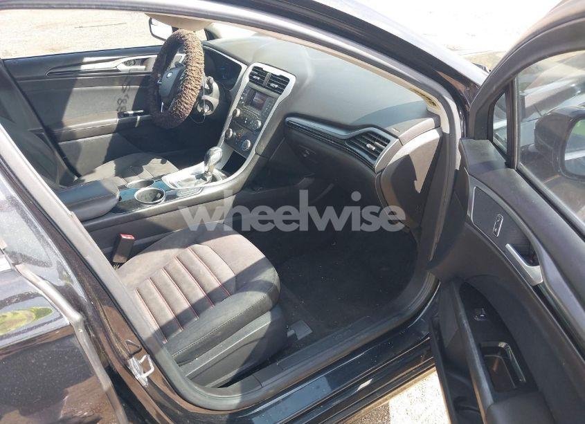 Photo 5 of 2013 Ford Fusion SE (VIN 3FA6P0HR7DR107924)