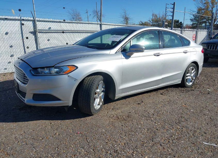 Photo 2 of 2013 Ford Fusion SE (VIN 3FA6P0HR7DR111844)