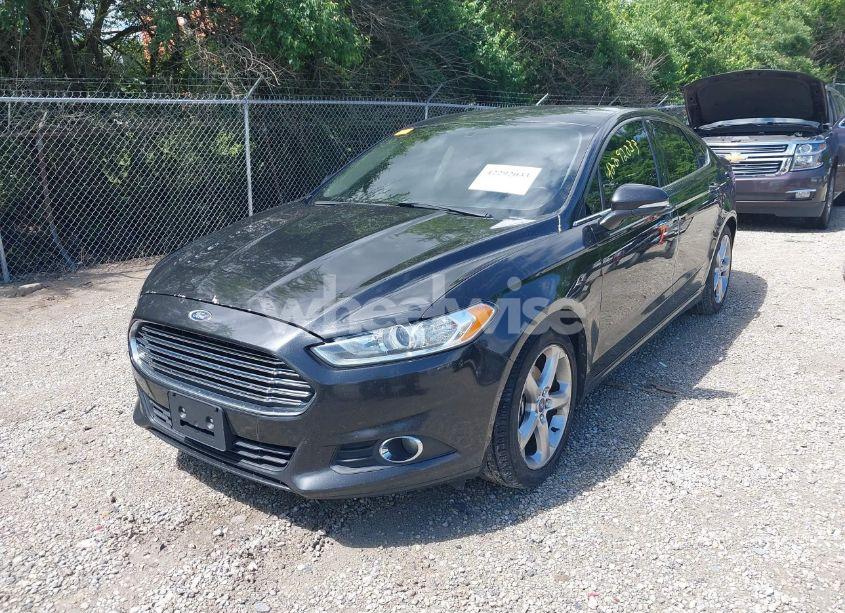 Photo 2 of 2013 Ford Fusion SE (VIN 3FA6P0HR7DR124156)