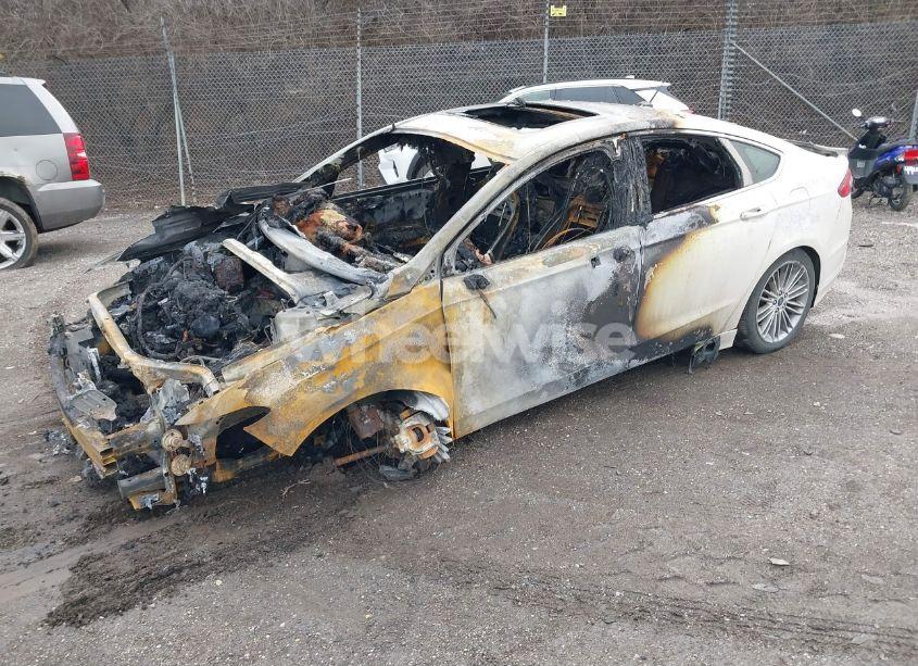 Photo 2 of 2013 Ford Fusion SE (VIN 3FA6P0HR7DR152605)