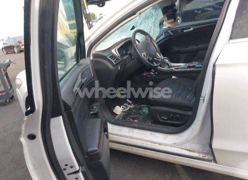 Photo 5 of 2013 Ford Fusion SE (VIN 3FA6P0HR7DR178248)