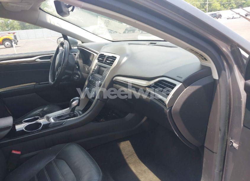 Photo 5 of 2013 Ford Fusion SE (VIN 3FA6P0HR7DR229960)