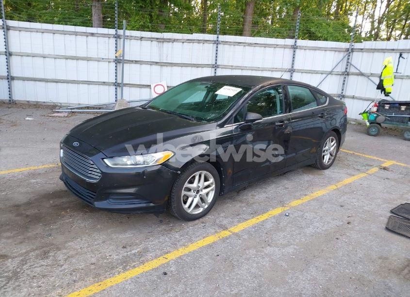Photo 2 of 2013 Ford Fusion SE (VIN 3FA6P0HR7DR255782)