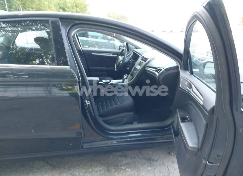 Photo 5 of 2013 Ford Fusion SE (VIN 3FA6P0HR7DR255782)