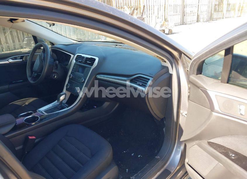 Photo 5 of 2013 Ford Fusion SE (VIN 3FA6P0HR7DR278270)