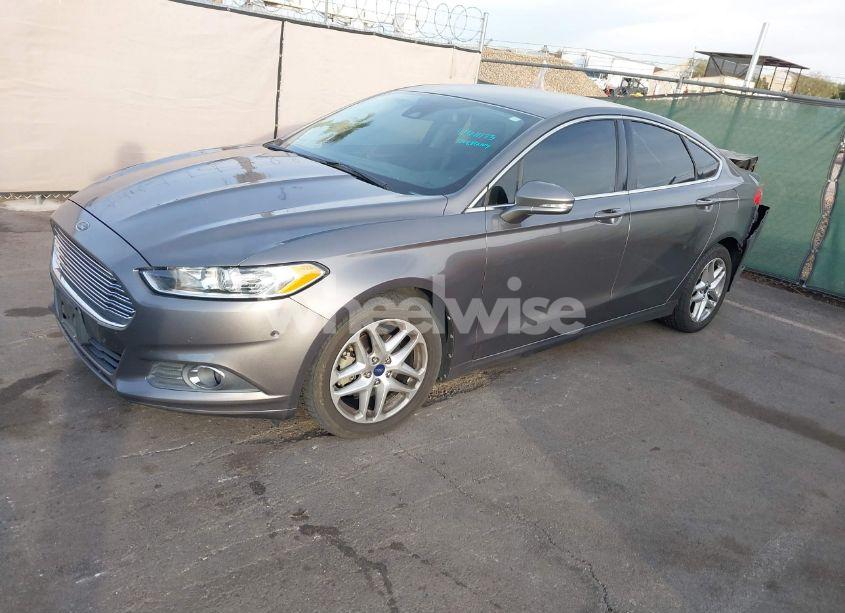 Photo 2 of 2013 Ford Fusion SE (VIN 3FA6P0HR7DR296915)