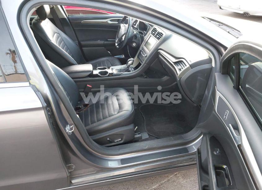 Photo 5 of 2013 Ford Fusion SE (VIN 3FA6P0HR7DR296915)