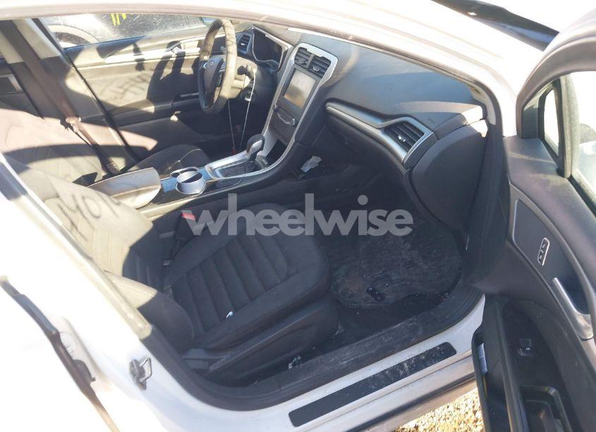 Photo 5 of 2013 Ford Fusion SE (VIN 3FA6P0HR7DR313082)