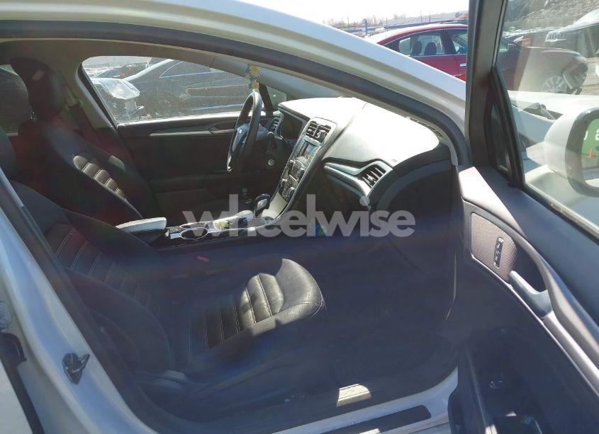 Photo 5 of 2013 Ford Fusion SE (VIN 3FA6P0HR7DR367465)