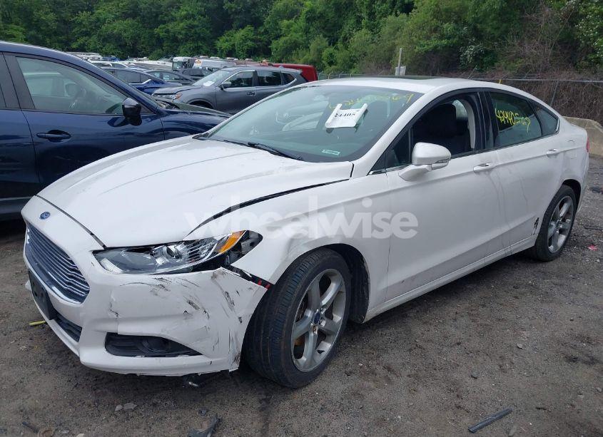 Photo 2 of 2013 Ford Fusion SE (VIN 3FA6P0HR7DR374366)