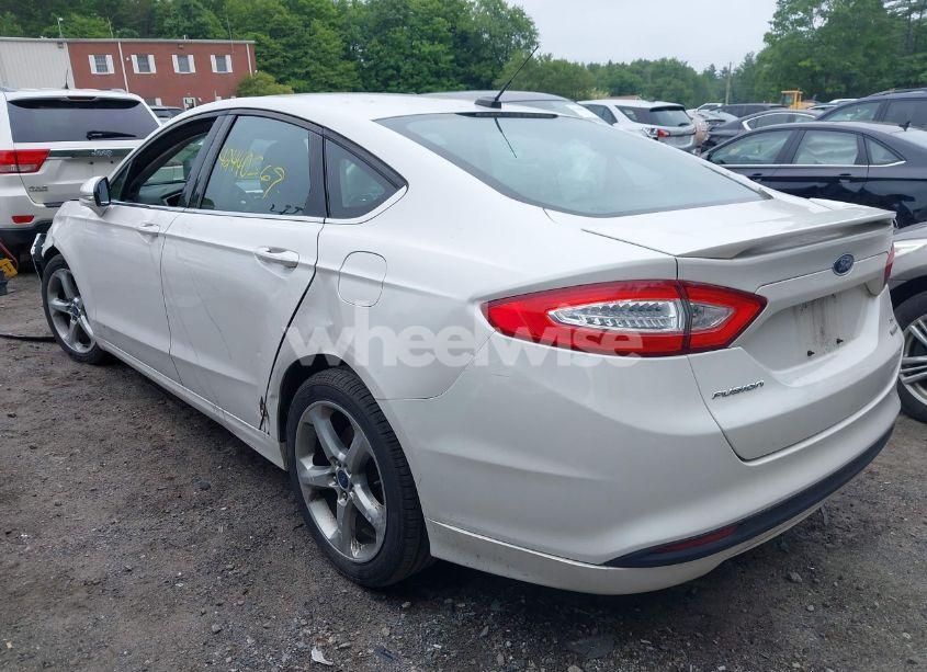 Photo 3 of 2013 Ford Fusion SE (VIN 3FA6P0HR7DR374366)
